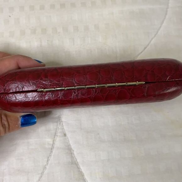 Vintage Dolce & Gabbana Clamshell Eyeglass or Sunglasses Case Red. See video - Picture 4 of 9